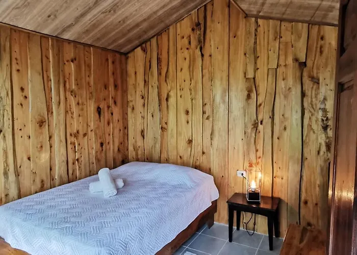 Mora\'S Place B&B