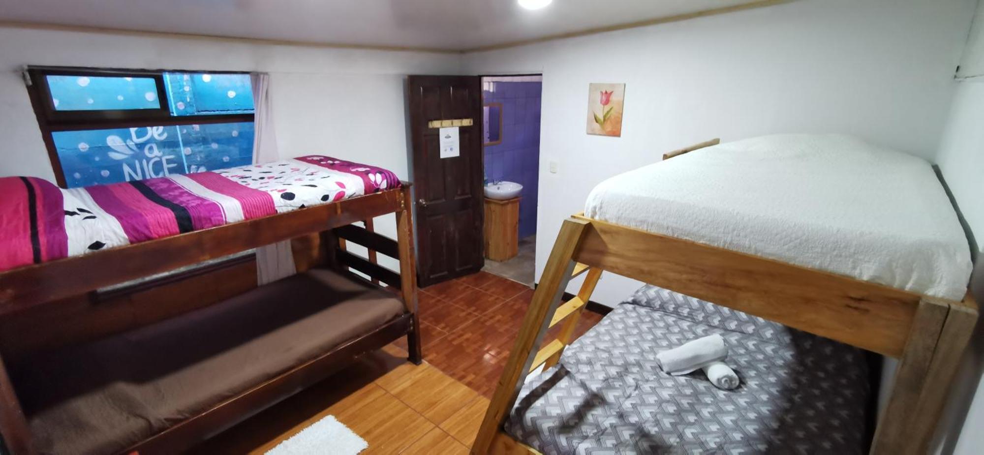 Mora's Place Monteverde