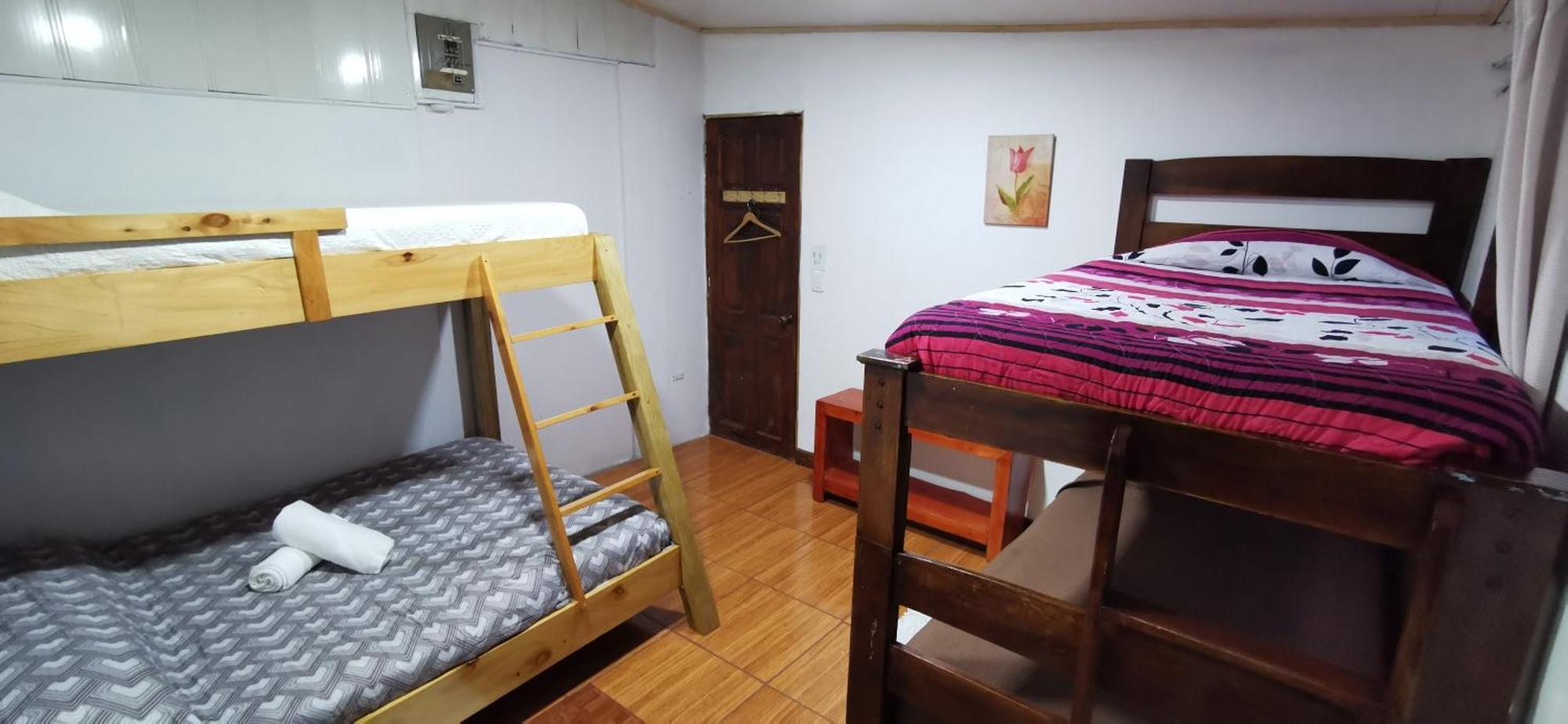 Mora's Place Monteverde