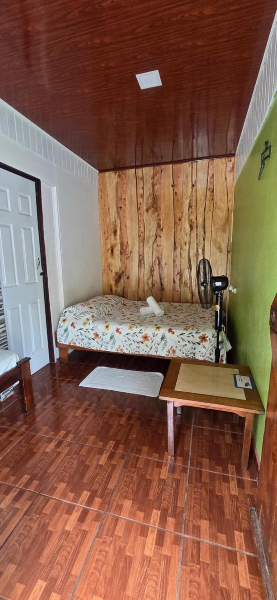Mora's Place Hostel Monteverde